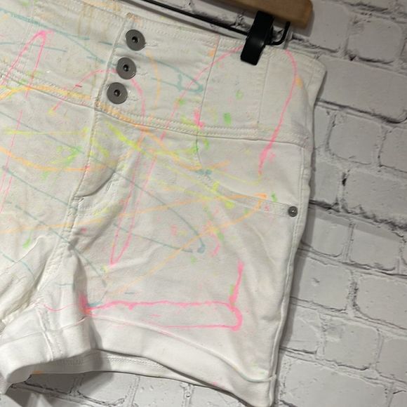 Vintage Look 80’s High Waisted White Shorts Neon Graffiti Jr Size 11 - Picture 9 of 16